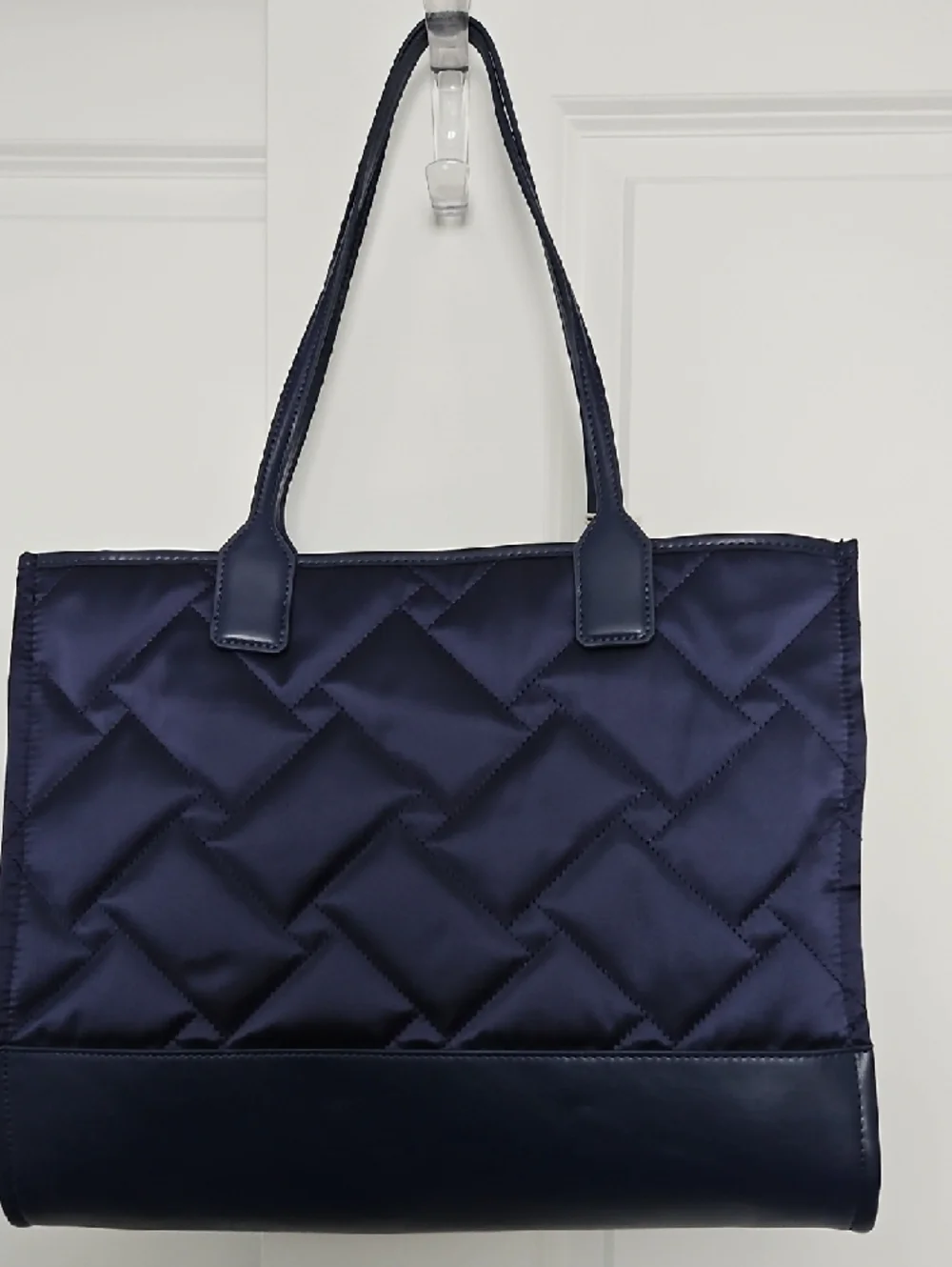 Kurt Geiger Navy Quilted Tote with Gold Lion Accent NWT - Picture 2 of 8